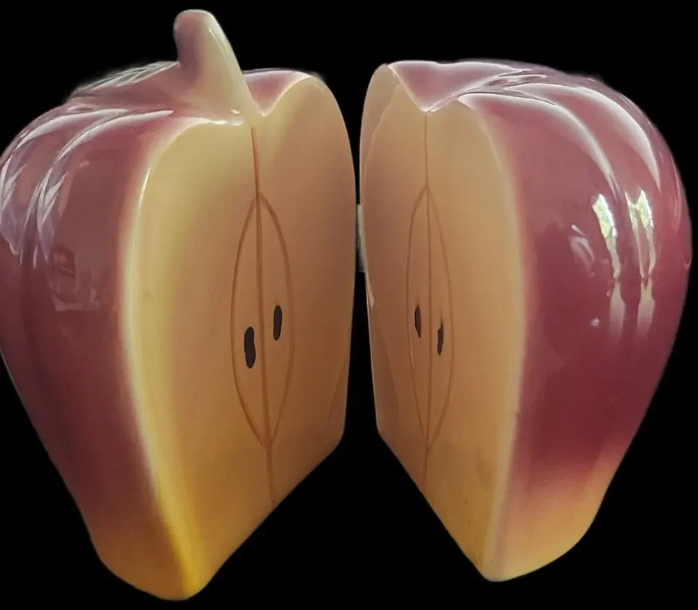 Vtg Ceramic Apple Salt & Pepper Shakers Red 2 Halves 3.5